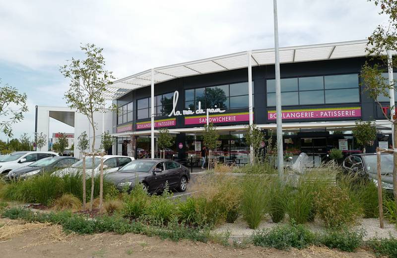 BÂTIMENT COMMERCIAL ET TERTIAIRE