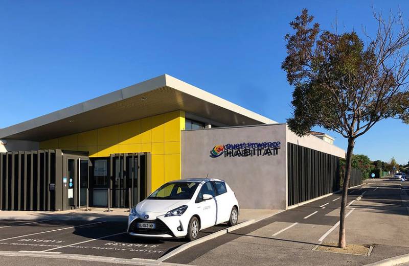 IMMEUBLE DE BUREAUX