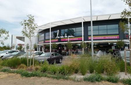 Notre zone d'activité pour ce service Création de concepts architecturaux pour établissements éducatifs avec style contemporain et traitement des espaces extérieurs