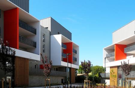 Notre zone d'activité pour ce service Rénovation architecturale pour équipement médical avec optimisation des flux intérieurs et matériaux résistants à l’usage quotidien